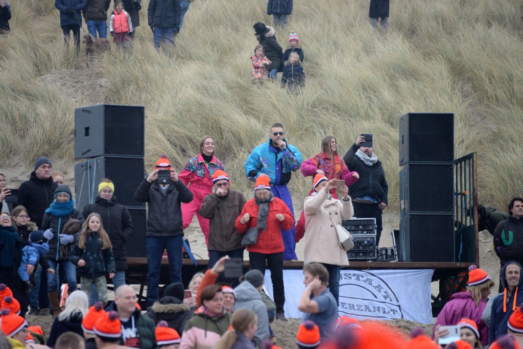 ../Images/Nieuwjaarsduik Nederzandt 2020 029.jpg